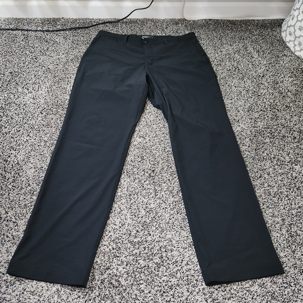 Nike Golf Standard Fit 34x30 Black Pants Dri-Fit, Lightweight Breathable Comfort
